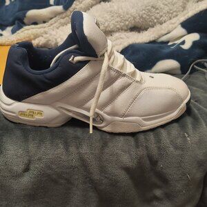 Woman's Nike airliners size 8